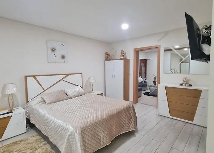 Retiro Da Perreira Com Churrasqueira * فيلا نوفا دي بايفا